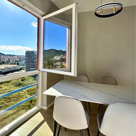 Sunny Apartment *